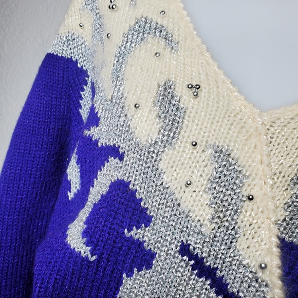 Vintage - Jaclyn Smith | Beaded V- Neck Pullover - Picture 8 of 8